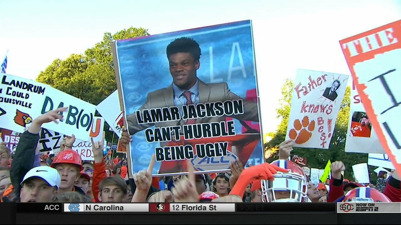 Illustration for article titled Here Is Your Clemson College GameDay Sign Roundup